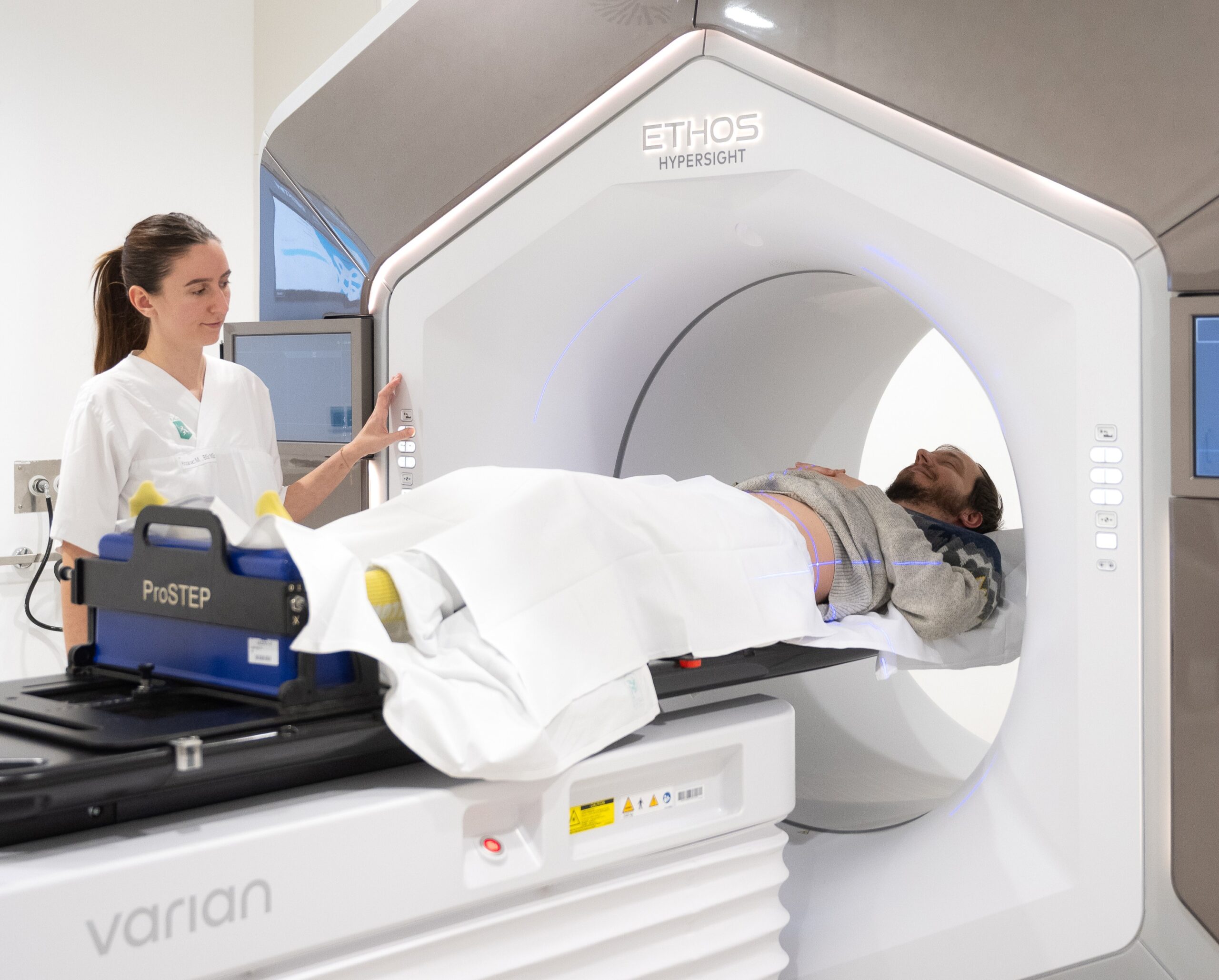 Linac_Ethos_Therapie_cLKH-Univ._Klinikum_Graz_Laura_Schaffelhofer