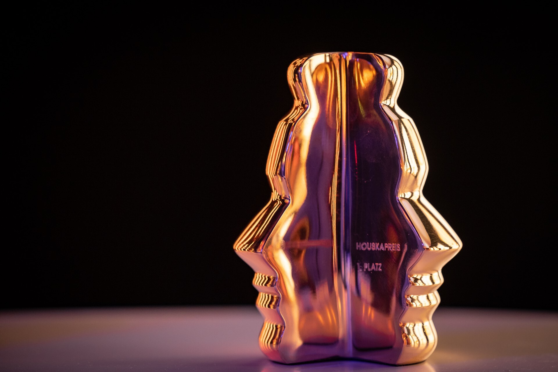 Houskapreis-Statuen